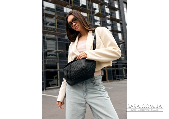 Жіноча шкіряна сумка бананка через плече Sambag StructureDart чорна