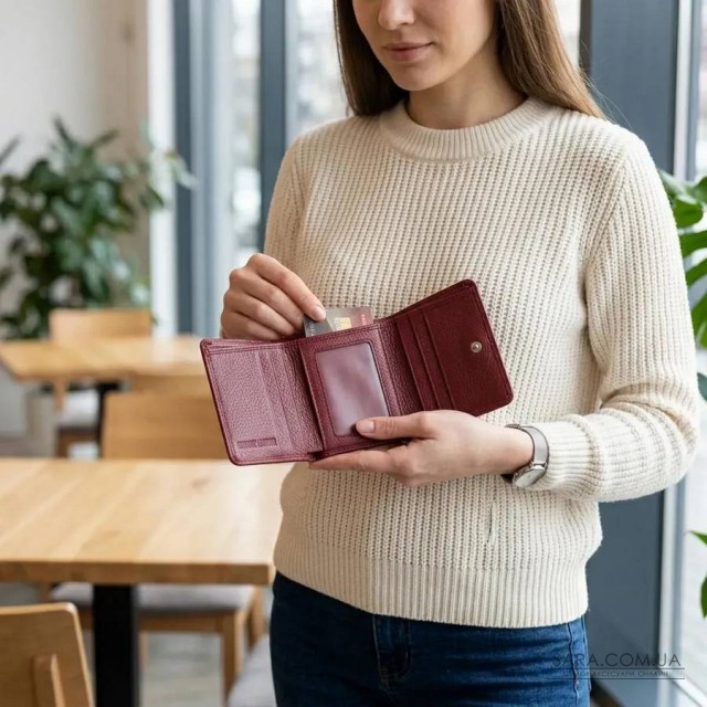 Компактний гаманець зручного формату із натуральної шкіри ST Leather 23077 Бордовий Компактний гаманець зручного формату із натуральної шкіри ST Leather 23077 Бордовий